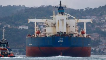 Ucrania ataca con drones navales dos petroleros de la 'flota fantasma' rusa en el mar Negro