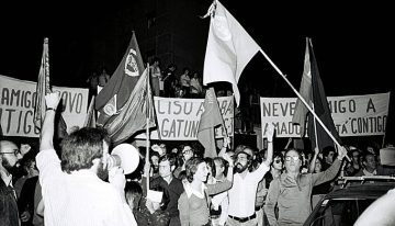 25-N, la fecha que la derecha portuguesa quiere equiparar a la Revolución de los Claveles