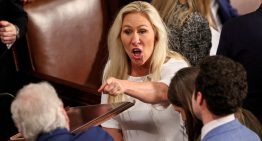 Trump doblega a la díscola Taylor Greene, pero no cierra la grieta interna