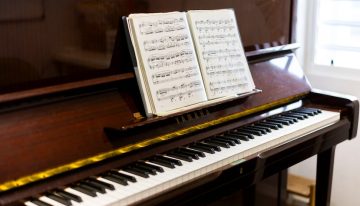 Un taller musical busca conectar, animar y acompañar a los adultos mayores esta Navidad