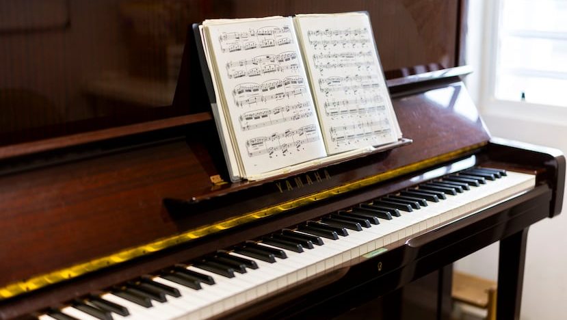 Un taller musical busca conectar, animar y acompañar a los adultos mayores esta Navidad