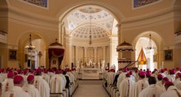 Los obispos católicos de EE.UU. condenan la política migratoria de Trump: «Nos oponemos a la deportación masiva e indiscriminada»