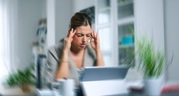 Alerta de los neurólogos sobre los centros de cirugía plástica que prometen acabar con la migraña: «No se recomienda a ningún paciente»