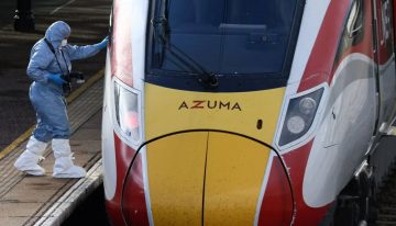 Catorce minutos de pánico en el tren a Londres: «Vi a una persona cubierta de sangre y comprendí que era real»