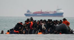 La ministra del Interior alerta de que la inmigración está destrozando el Reino Unido