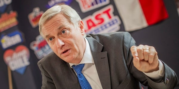 José Antonio Kast : «Los inmigrantes ilegales tienen la opción de marcharse ya»