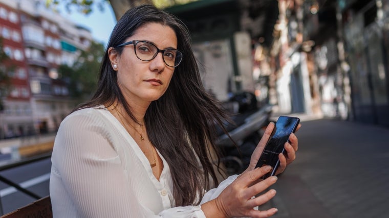 Dos de los padres de las niñas desnudadas con IA en Almendralejo: «Destruir la salud mental de mi hija les ha salido por solo 1.200 euros»