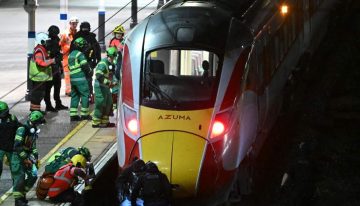 Varios heridos tras un apuñalamiento múltiple en un tren en Huntingdon (Reino Unido)