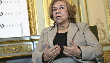 Canciller Rosa Villavicencio:  «Colombia no podría responder militarme si EE.UU. ataca Venezuela»