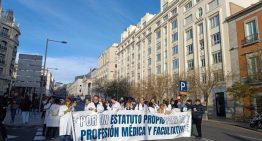Huelga de médicos en España, en directo: última hora de las protestas y de los servicios mínimos en hospitales y CAP