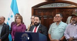 El Parlamento de Honduras condena la «injerencia» de Donald Trump en las elecciones