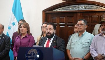 El Parlamento de Honduras condena la «injerencia» de Donald Trump en las elecciones