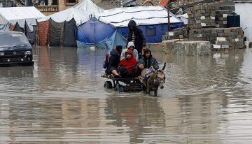 Al menos trece muertos por el frío y las lluvias causadas por una tormenta polar en Gaza