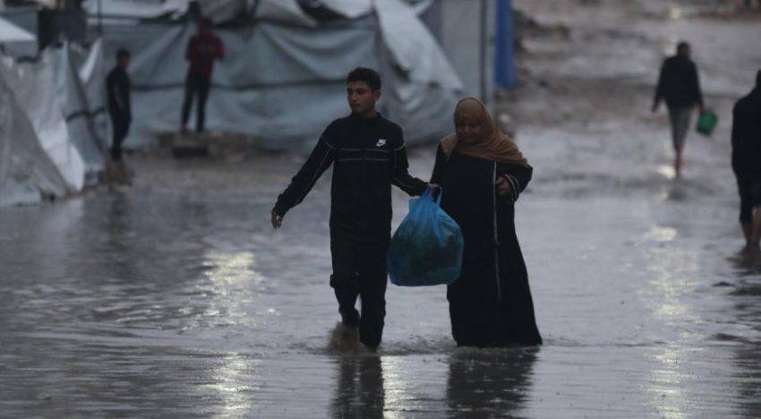 Aumentan a 17 los muertos por el frío y las lluvias causadas por la tormenta polar en Gaza