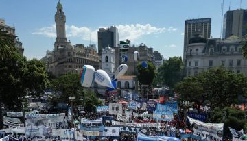Masiva protesta en Argentina contra la reforma laboral de Milei