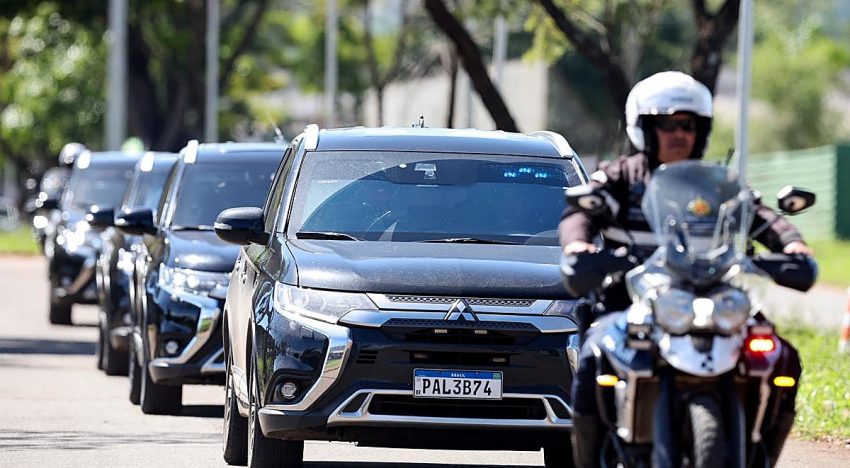 Bolsonaro sale de prisión e ingresa en el hospital para someterse a una operación