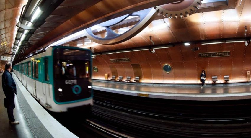Tres mujeres heridas tras un ataque con cuchillo en el metro de París