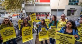 Sanitarios extranjeros llevan al Defensor del Pueblo la venta ilegal de citas para homologar títulos: «La gente está sufriendo demasiado»