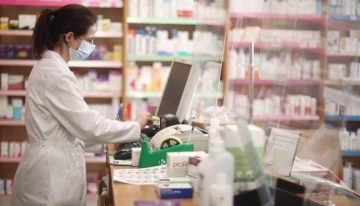 La venta de mascarillas se dispara un 43% en España ante el imparable avance de la gripe