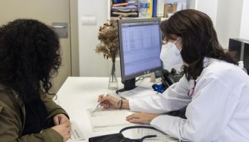 «Cada día me ve un médico diferente», la recurrente queja de los pacientes cuando acuden a los centros de salud