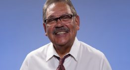 Jorge Rivera Nieves estrena su primer libro mientras espera cumplir sus 50 años en Telemundo