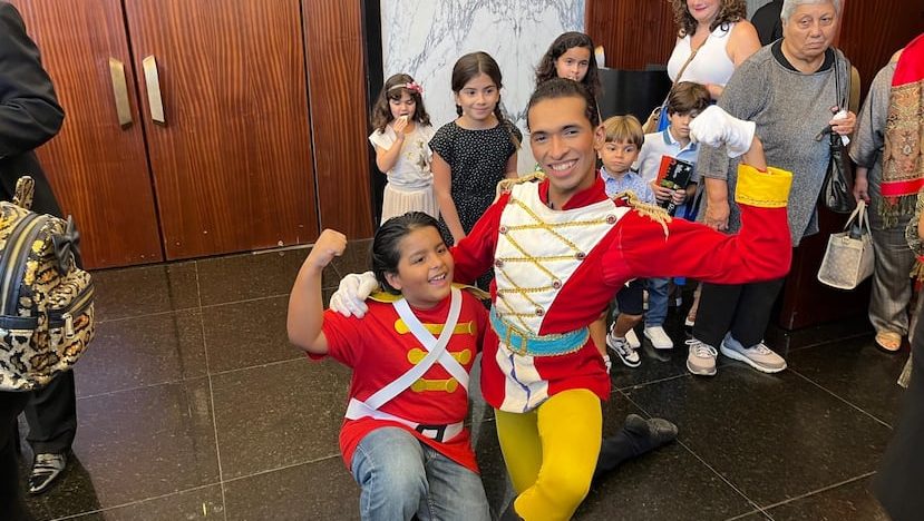 “El Cascanueces” se transforma: luz, sonido y magia ajustados para un público diverso