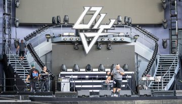 Desde la madrugada del día de Despedida de Año, ciudadanos llegan al Distrito T-Mobile para asegurar su espacio