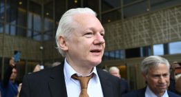 Assange denuncia a la Fundación Nobel por convertir el premio de la paz en un «instrumento de guerra» al otorgárselo a María Corina Machado