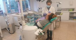 Estefanía Herrera, 52 años, usuaria de una clínica dental solidaria: «Empecé a perder piezas a los 30, pero me pedían miles de euros y no podía pagarlo»