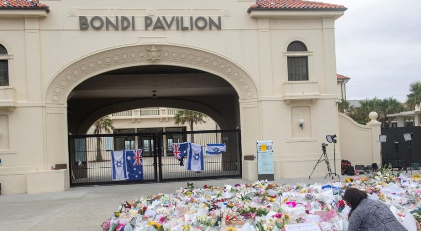 Uno de los atacantes de la masacre de la playa de Sídney, acusado de 59 delitos, incluidos 15 asesinatos