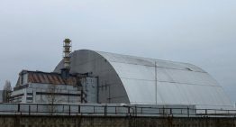 La OIEA detecta daños en el escudo protector de la central nuclear de Chernóbil en Ucrania