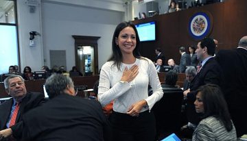 Los venezolanos se saltan la censura para ver la ceremonia del Nobel a María Corina Machado: «No me lo podía perder»
