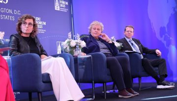 Montserrat viaja a Washington para reactivar los canales políticos entre Europa y Estados Unidos