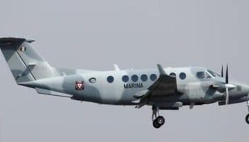 Mueren cinco personas al estrellarse un avión de la Marina mexicana durante una misión médica en Texas