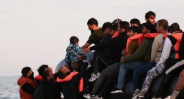 El Reino Unido abre más barracones militares para atender la llegada masiva de inmigrantes