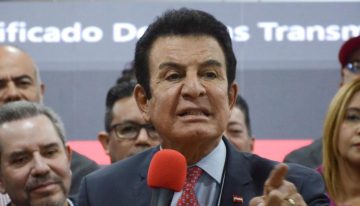 Salvador Nasralla saca ventaja a su rival, el candidato de Trump
