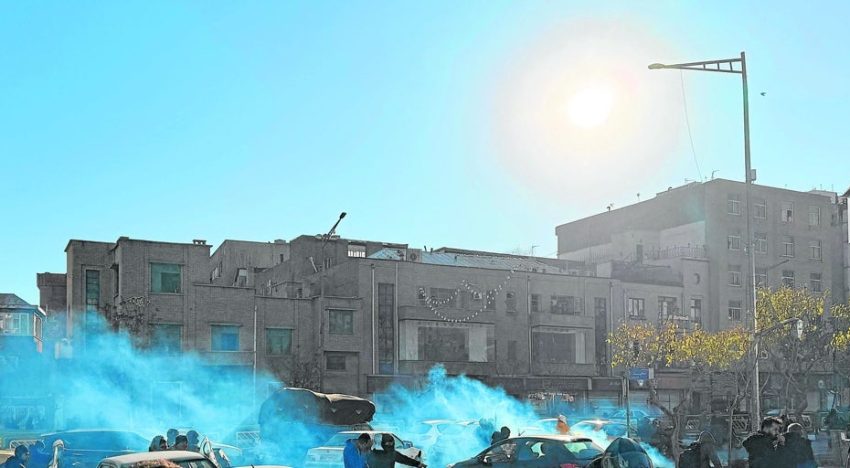 Los estudiantes se suman a las protestas en las calles de Irán por la situación económica