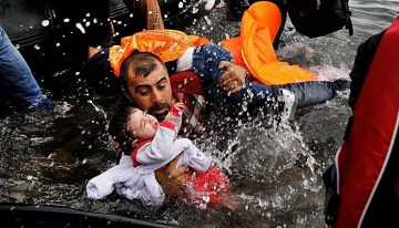 Grecia juzga a 24 trabajadores humanitarios por tráfico de personas durante la crisis migratoria