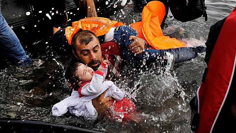 Grecia juzga a 24 trabajadores humanitarios por tráfico de personas durante la crisis migratoria