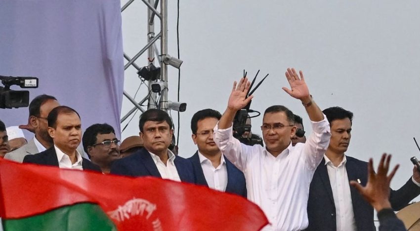 El aspirante a primer ministro de Bangladés regresa tras 17 años en el exilio antes de las elecciones