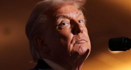 Trump ataca los nombramientos de Biden en la Reserva Federal con acusaciones de autoapertura