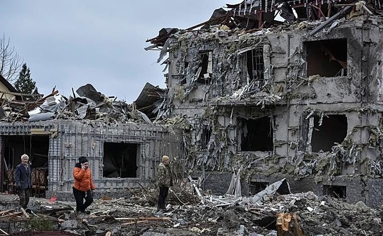 Rusia responde con bombardeos masivos a la infraestructura energética de Ucrania a la exigencia de «una desescalada» de Kiev y Washington