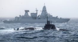 Rusia envía submarino para escoltar el petrolero que EE.UU. trata de confiscar en Venezuela