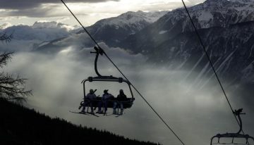 Varios fallecidos y heridos en el incendio de un restaurante en una estación de esquí en el sur de Suiza