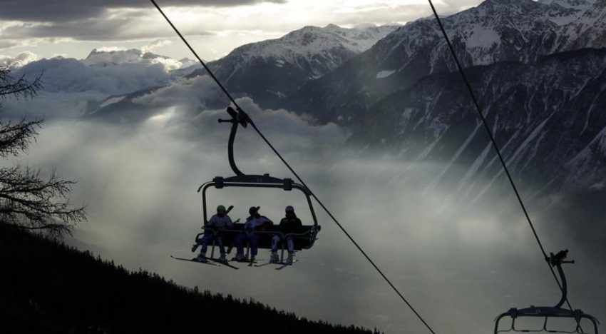 Varios fallecidos y heridos en el incendio de un restaurante en una estación de esquí en el sur de Suiza