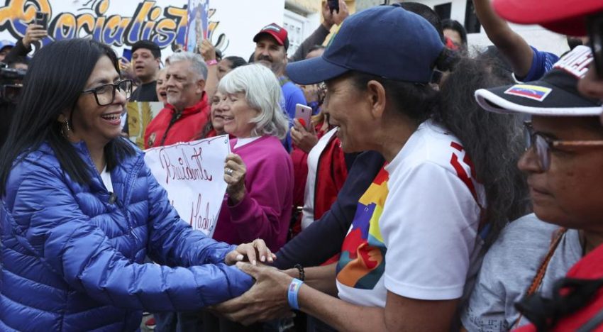 «Es Dios quien decide»: la respuesta de Delcy a Trump mientras Caracas se convierte en un Estado policial