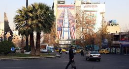 Al menos 17 muertos en las protestas en Irán, ¿cumplirá Trump su amenaza de atacar?