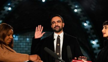 Mamdani jura como alcalde de Nueva York con la mano en el Corán y empieza a medirse con sus promesas