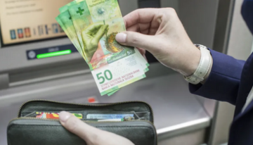 El incendio en un autobús suizo lo provocó un hombre a bordo que se quemó a lo bonzo