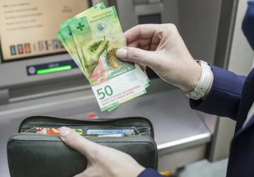 El incendio en un autobús suizo lo provocó un hombre a bordo que se quemó a lo bonzo